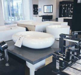 Robinetterie dans la salle de montre